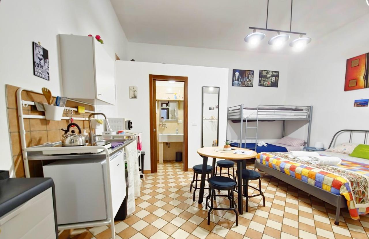 Ferienwohnung La Casina Di Promised Land Napoli Exterior foto